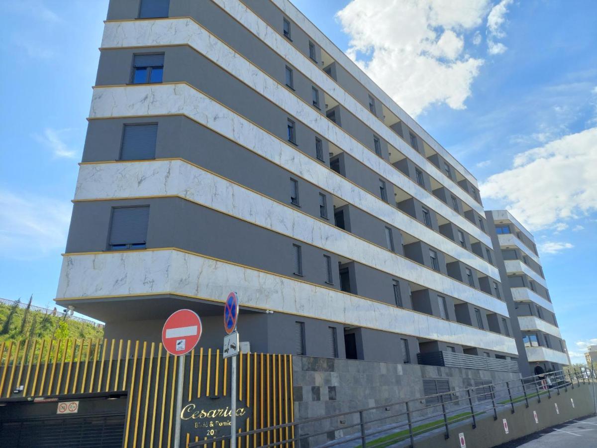 Apartment Paola With Free Private Parking Place 斯普利特 外观 照片