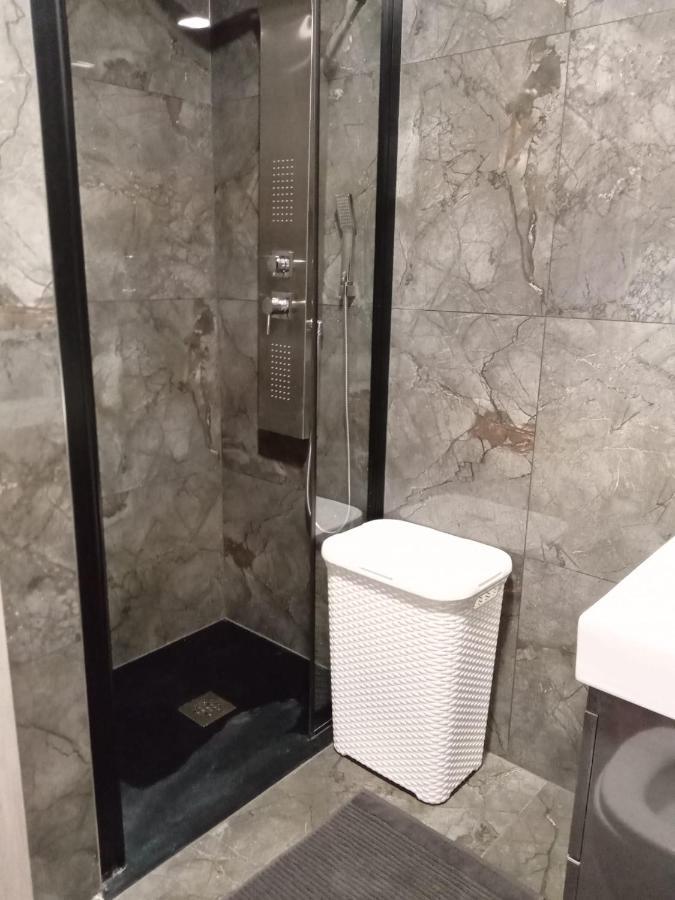 Apartment Paola With Free Private Parking Place 斯普利特 外观 照片