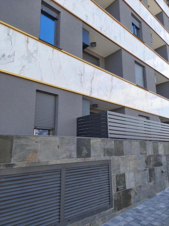 Apartment Paola With Free Private Parking Place 斯普利特 外观 照片
