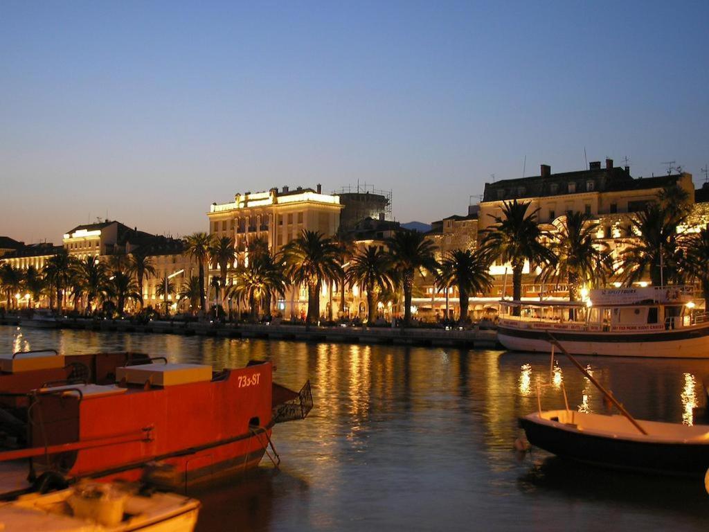 Apartment Paola With Free Private Parking Place 斯普利特 外观 照片