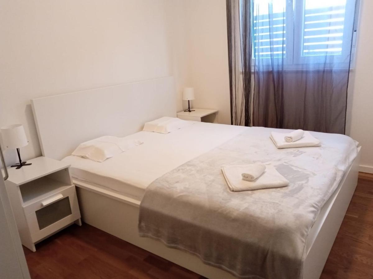 Apartment Paola With Free Private Parking Place 斯普利特 外观 照片